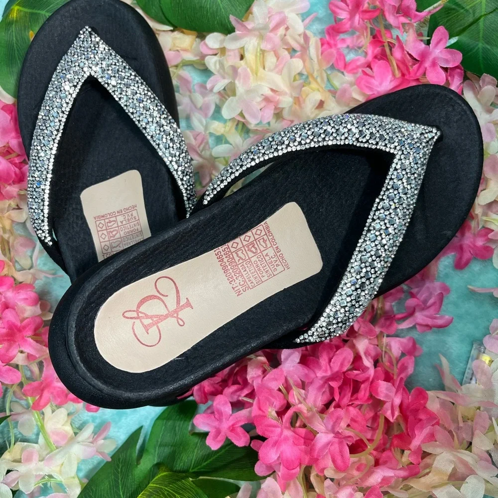 Chic Black and Silver Women's Sandals - Picture 3 of 3